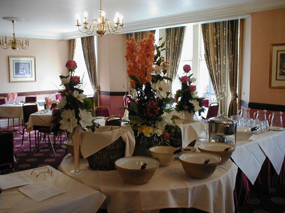 Glen Usk Hotel Llandrindod Wells Bagian luar foto