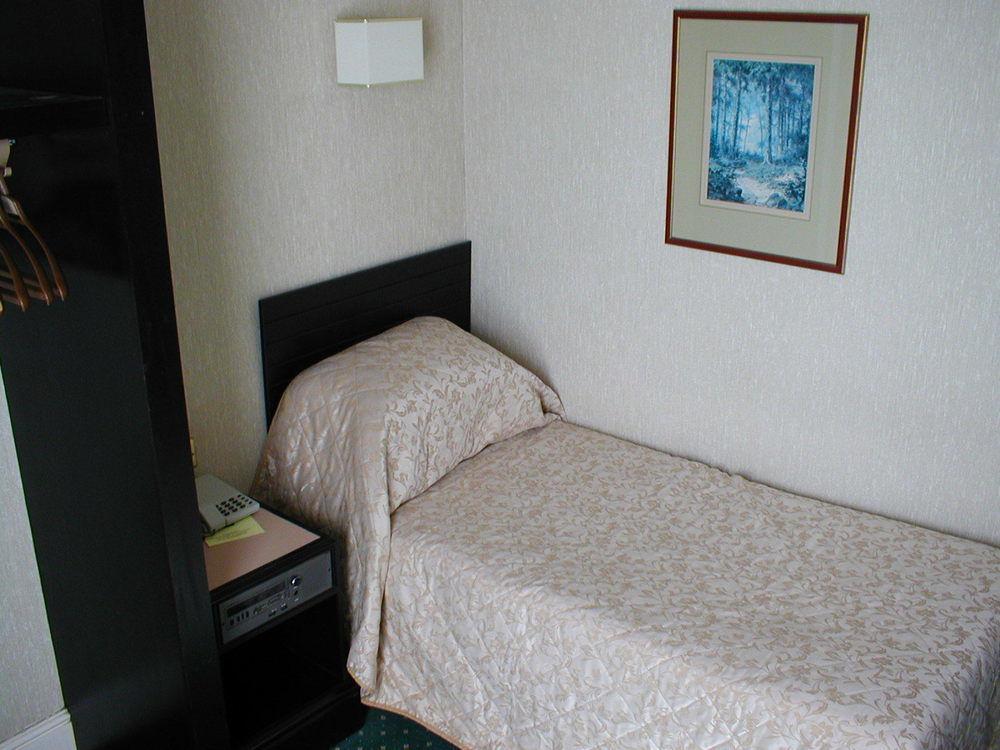 Glen Usk Hotel Llandrindod Wells Bagian luar foto