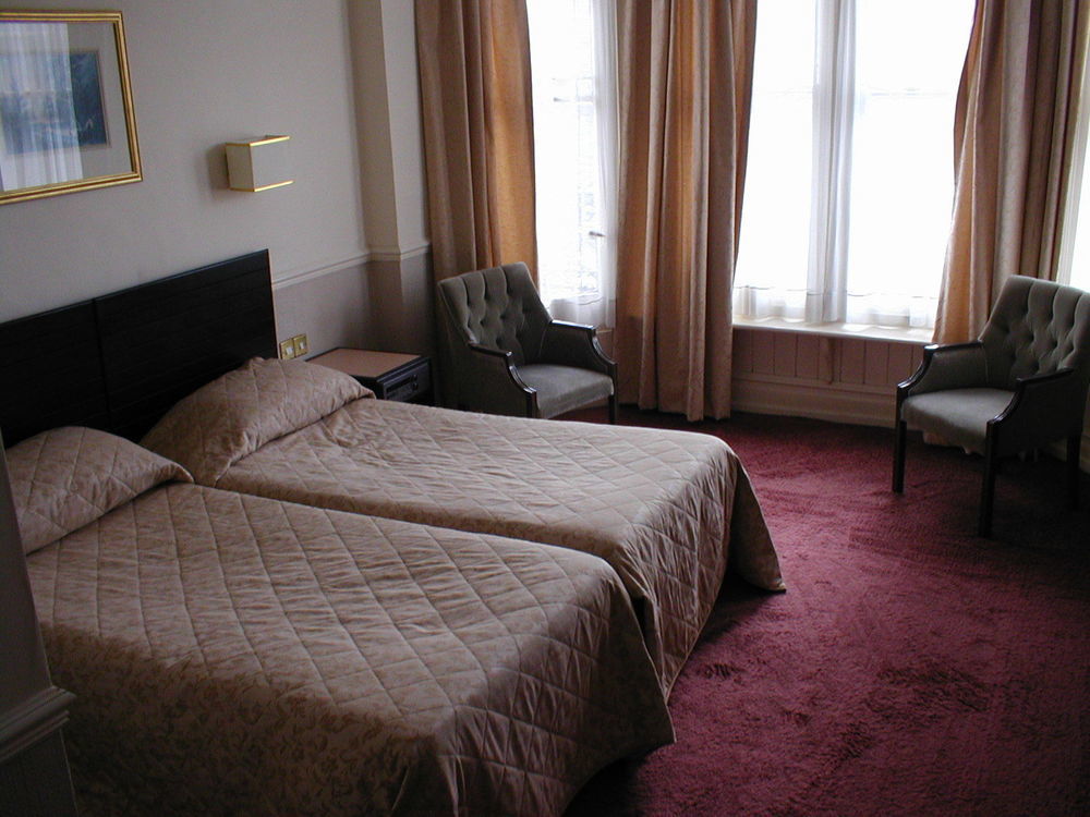 Glen Usk Hotel Llandrindod Wells Bagian luar foto
