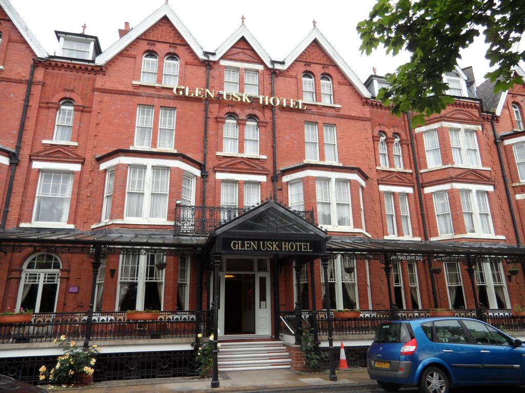 Glen Usk Hotel Llandrindod Wells Bagian luar foto