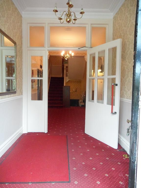 Glen Usk Hotel Llandrindod Wells Bagian luar foto