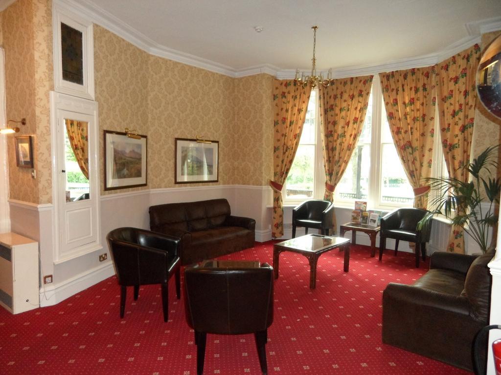 Glen Usk Hotel Llandrindod Wells Bagian luar foto