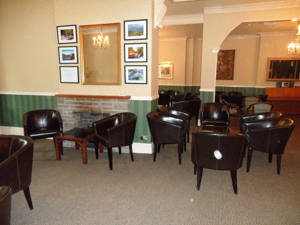 Glen Usk Hotel Llandrindod Wells Bagian luar foto