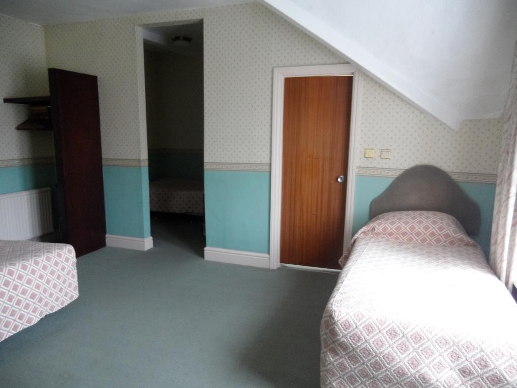 Glen Usk Hotel Llandrindod Wells Bagian luar foto