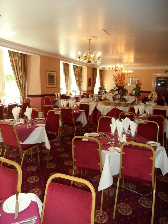 Glen Usk Hotel Llandrindod Wells Bagian luar foto