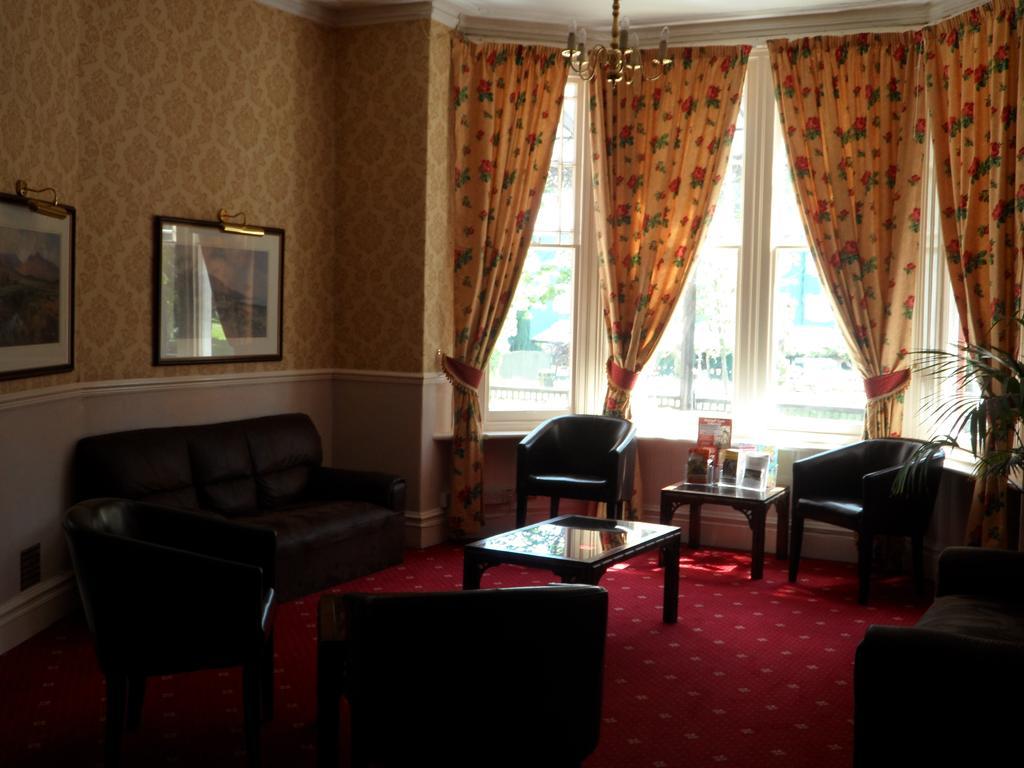 Glen Usk Hotel Llandrindod Wells Bagian luar foto