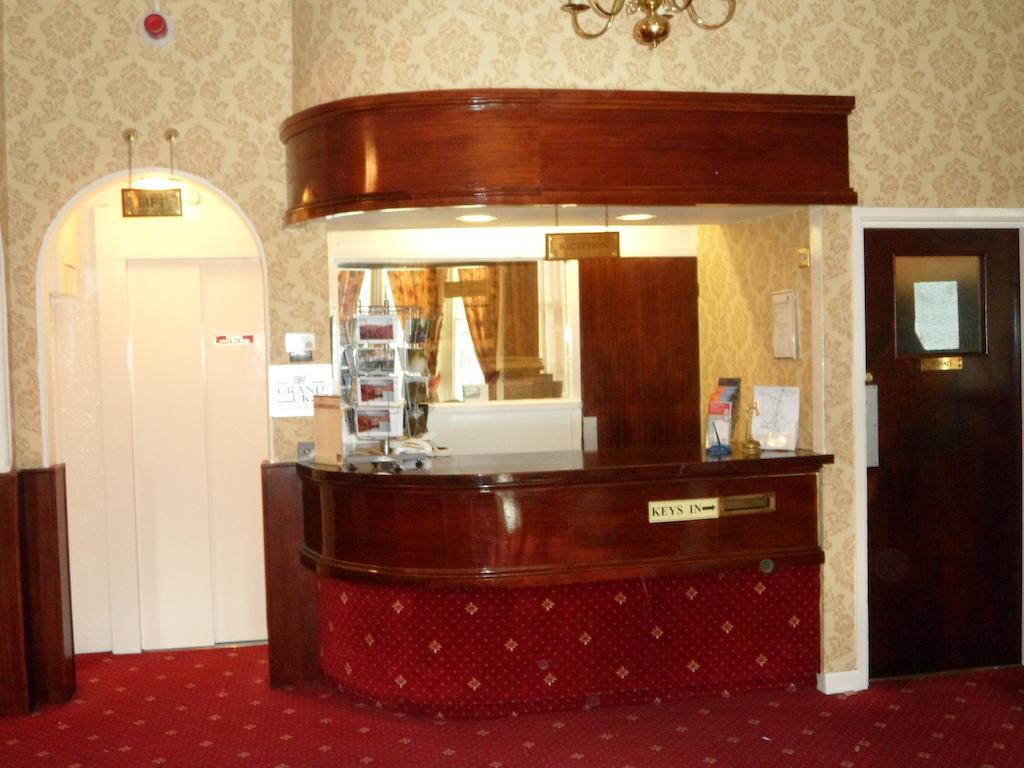 Glen Usk Hotel Llandrindod Wells Bagian luar foto