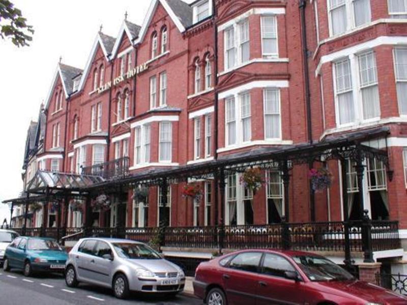 Glen Usk Hotel Llandrindod Wells Bagian luar foto